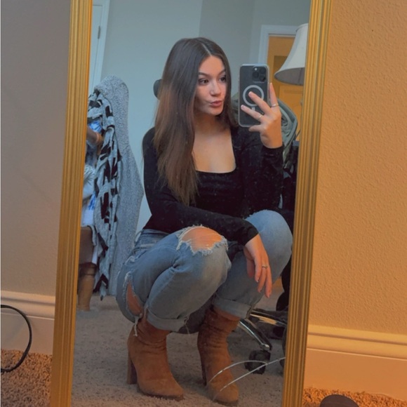 Meet your Posher, Katie - Picture 2 of 3